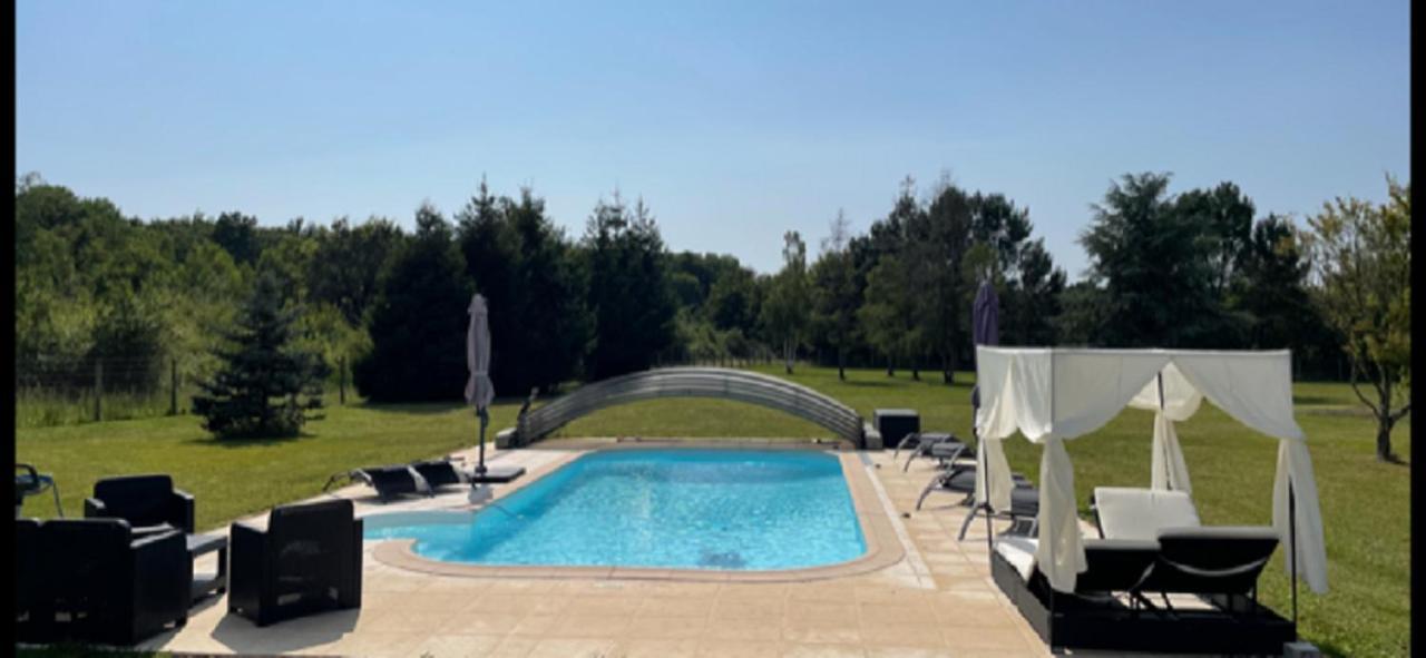 Suite Romantique Clere-les-Pins Exterior photo